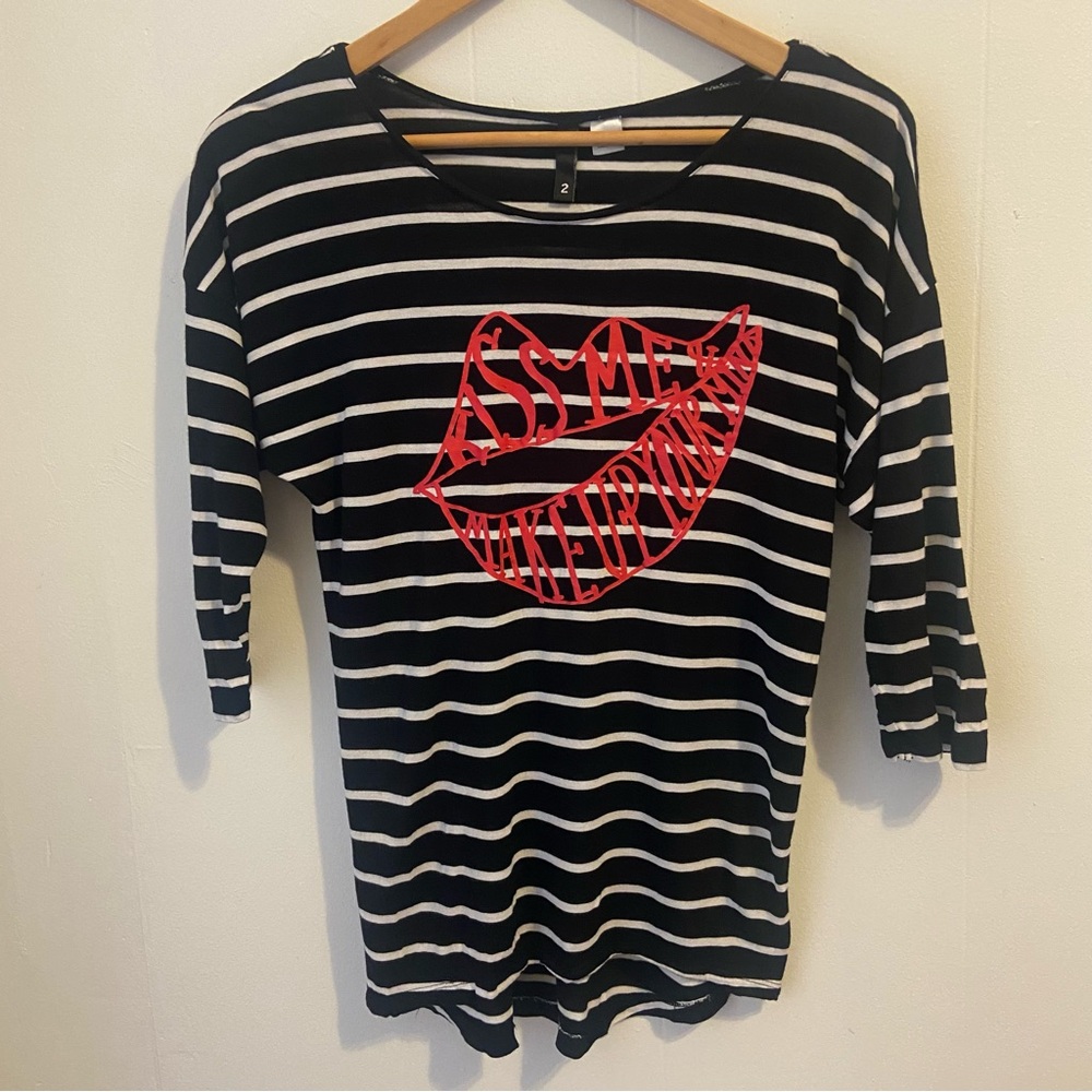 H&M Women's Top size 2 Black White Stripe Knit 3/4
Sleeve